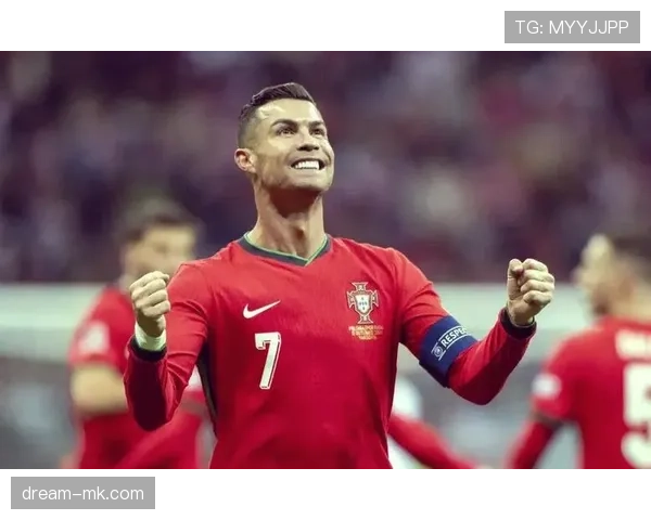 C罗：社交媒体时代的超级巨星，重塑运动员形象新标杆