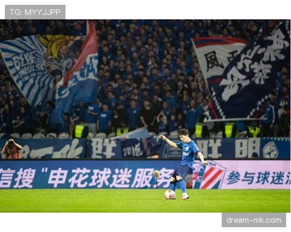 上海申花发布新赛季战袍,点燃球迷期待与激情 上海申花发布新赛季战袍,点燃球迷期待与激情