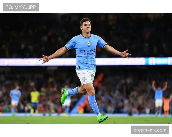 阿尔瓦雷斯·贝尔纳多：曼城新中场明星表现稳健，备受关注