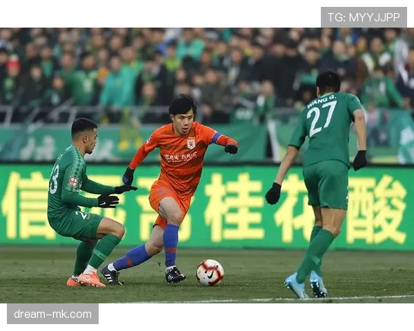 霍伊别尔技术全面性持续提升，中场表现稳健