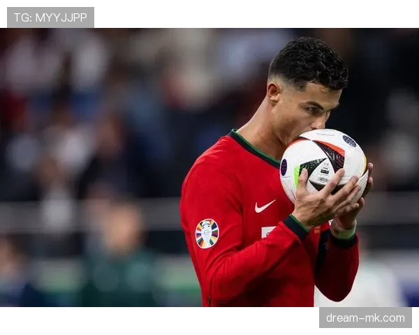 C罗最新动态:转会传闻与赛场表现引热议 C罗最新动态:转会传闻与赛场表现引热议