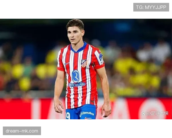 阿尔瓦雷斯是前锋还是中场？战术角色与实际定位解析