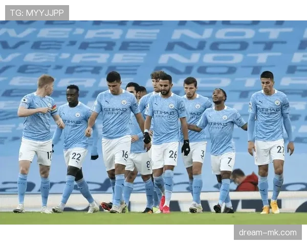 曼城进攻看似集中中路，其实边路隐患藏不住了